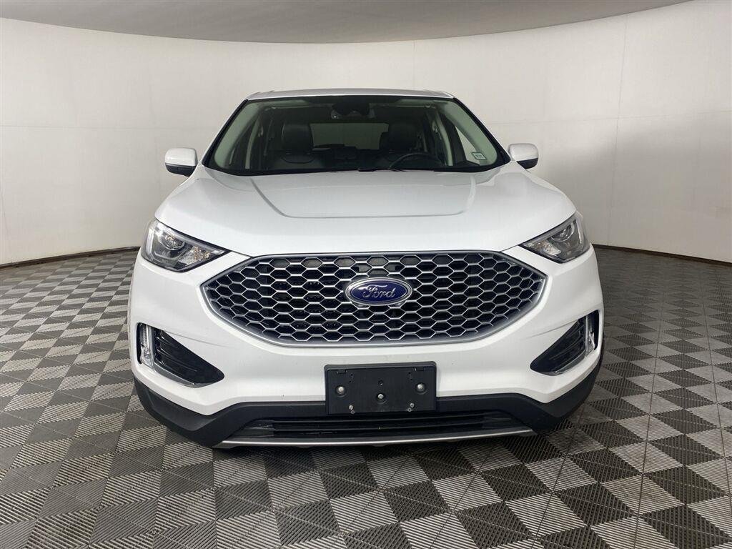 Used 2023 Oxford White Ford SEL image 2