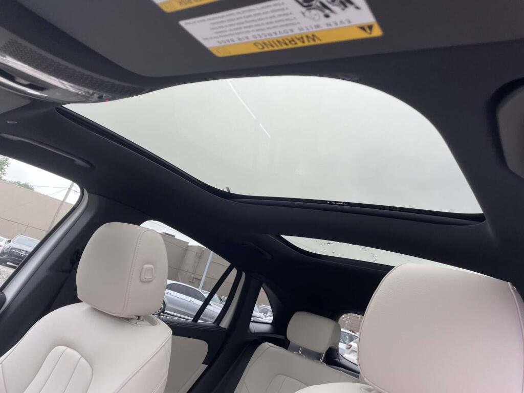 New 2026 Polar White Mercedes-Benz GLA 250 image 5