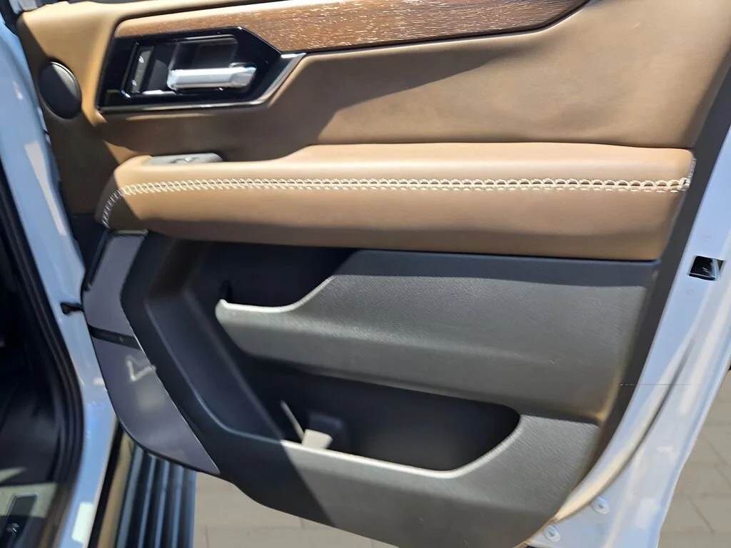 2026 GMC Yukon XL Denali Ultimate - Photo 15