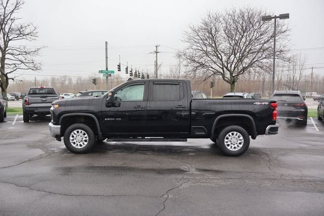 Used 2022 Black Chevrolet LT image 4