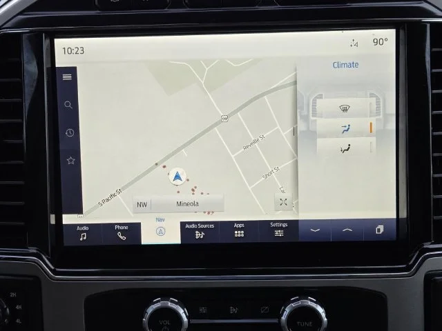 Used 2022  Ford Lariat image 15