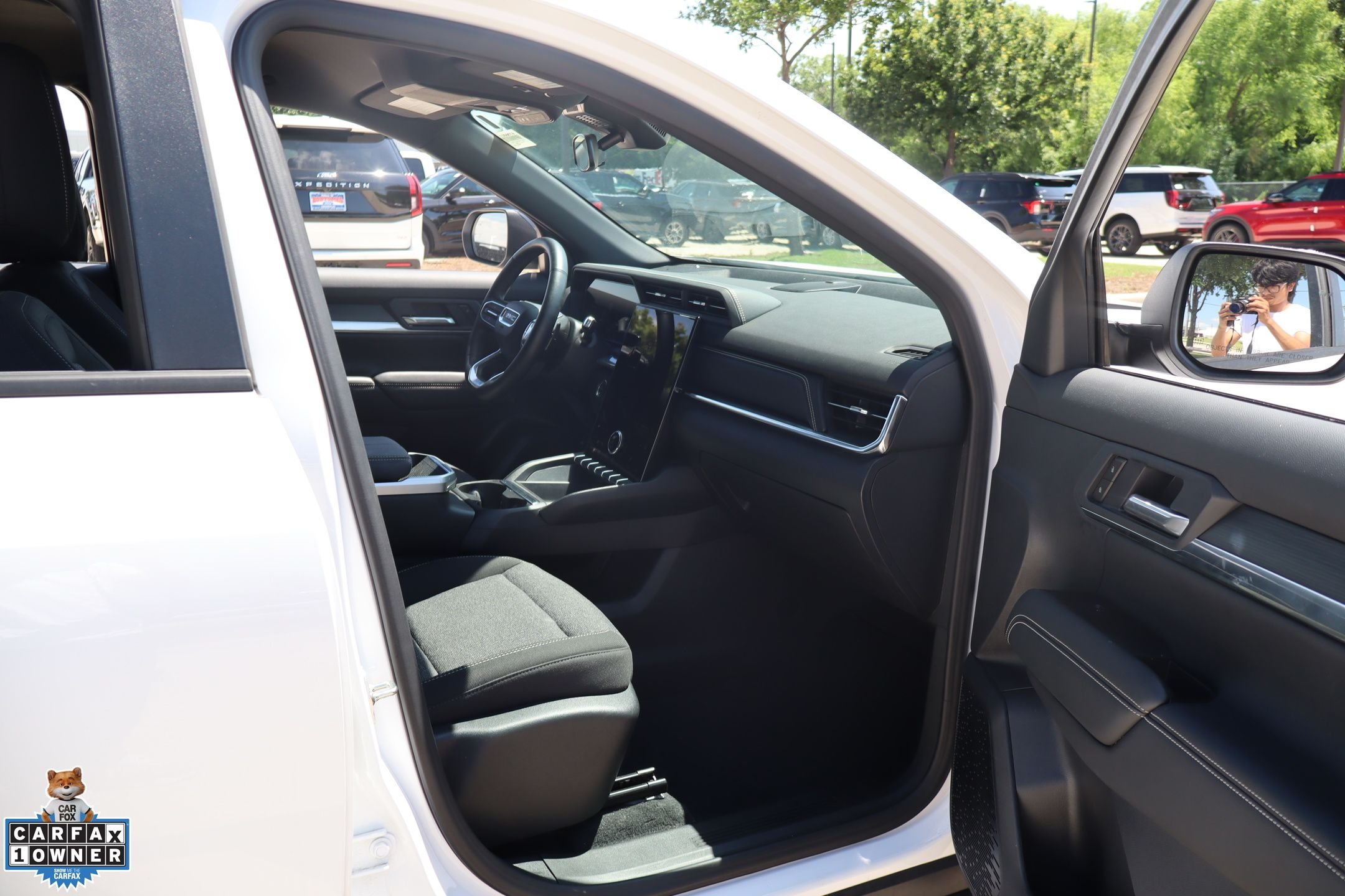 Used 2026 White GMC Elevation image 27