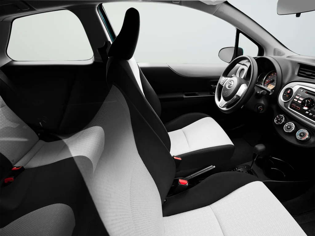 Used 2013 Blue Toyota LE image 50