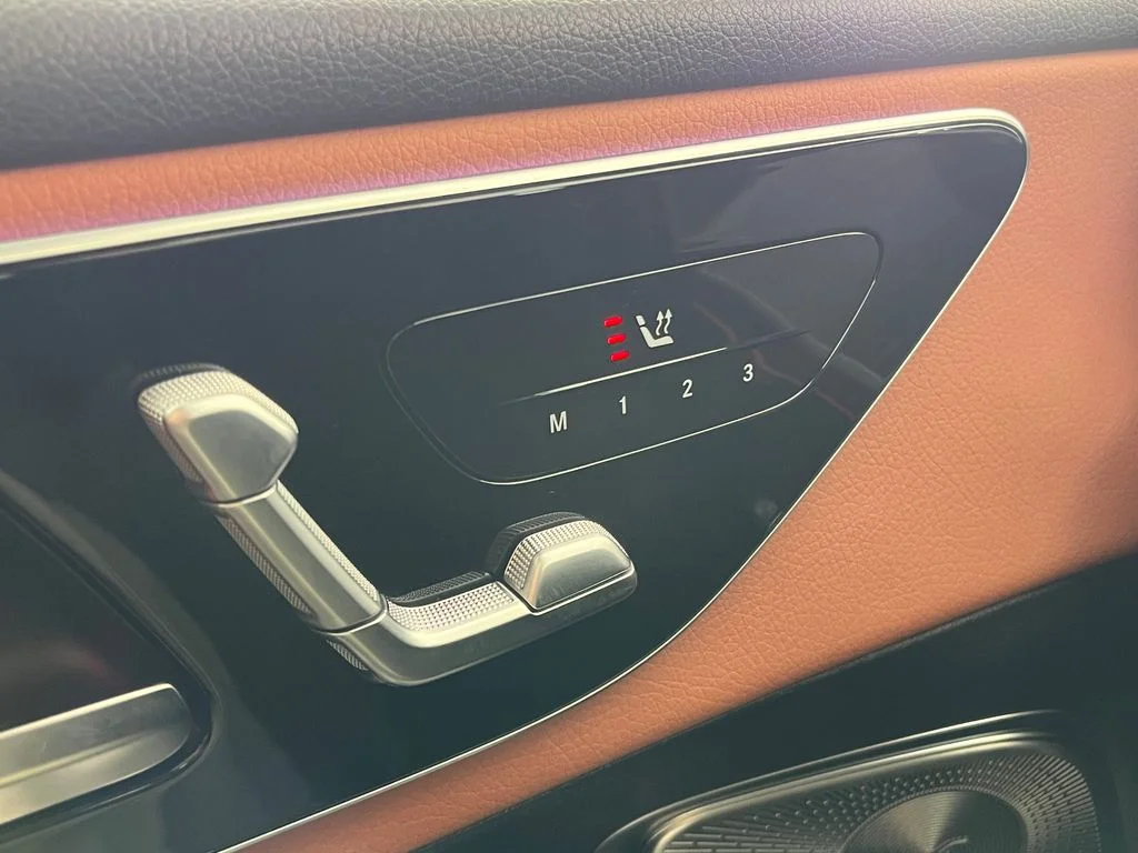 Used 2025  Mercedes-Benz GLC 300 image 19