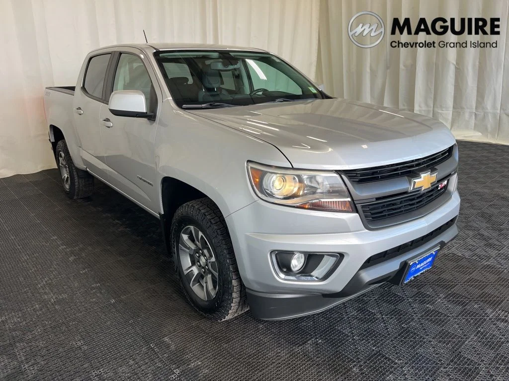 Used 2020 Silver Chevrolet Z71 image 27