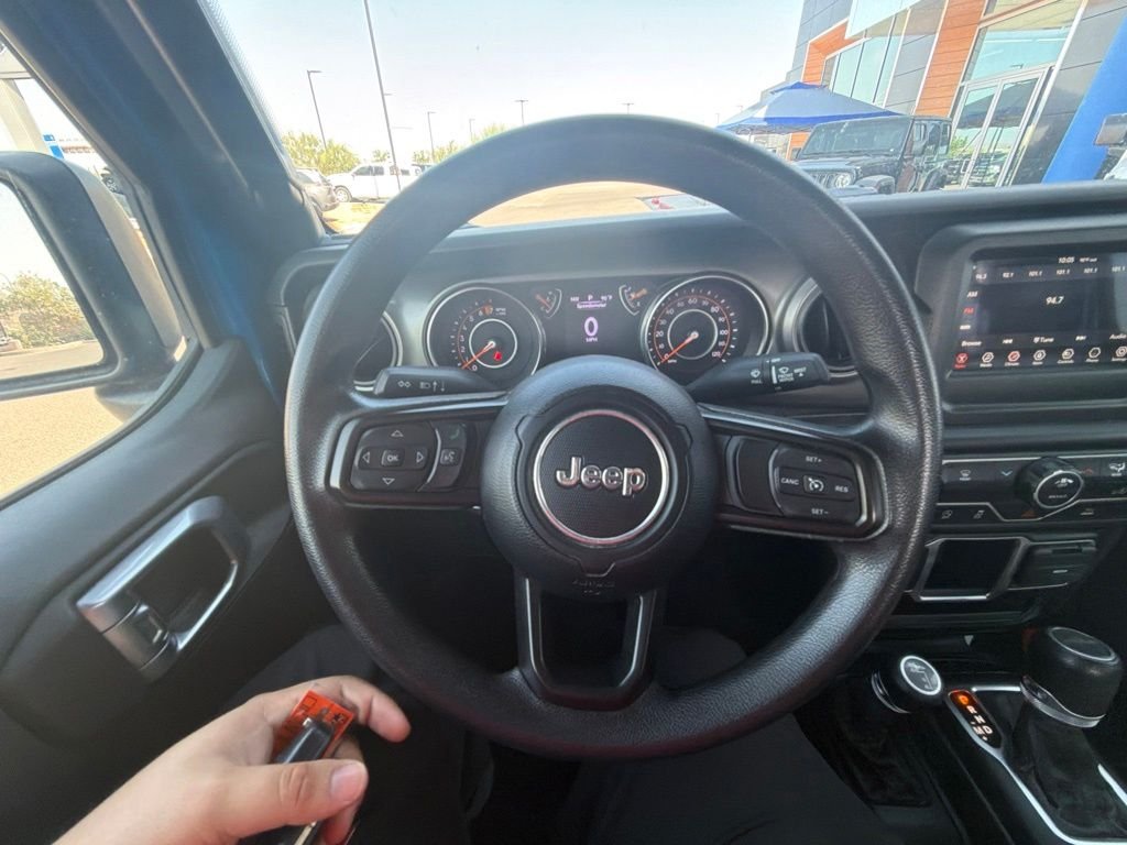 Used 2022 Blue Jeep Sport image 31
