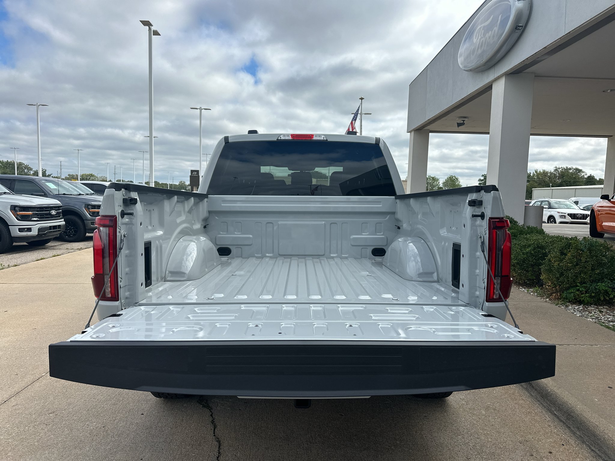 New 2026 Avalanche Ford Lariat® image 7