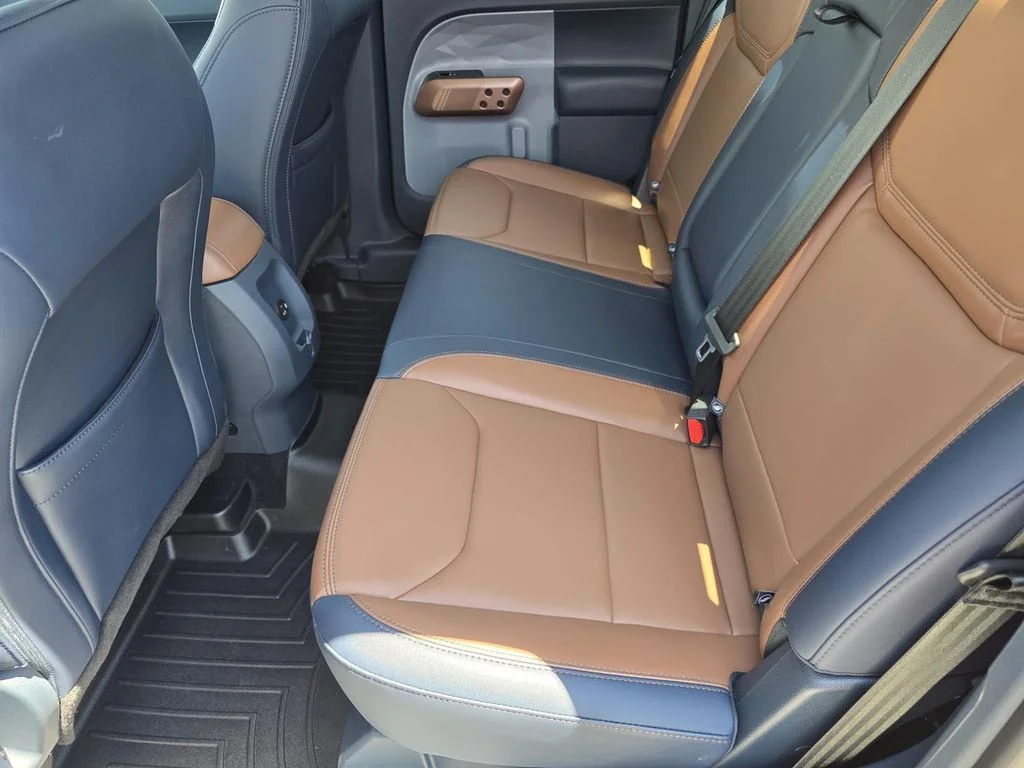 Used 2022 Gray Ford Lariat image 10