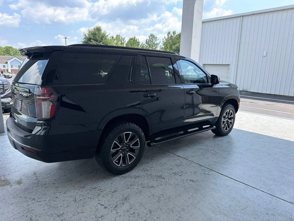 Used 2021 BLACK Chevrolet Z71 image 6