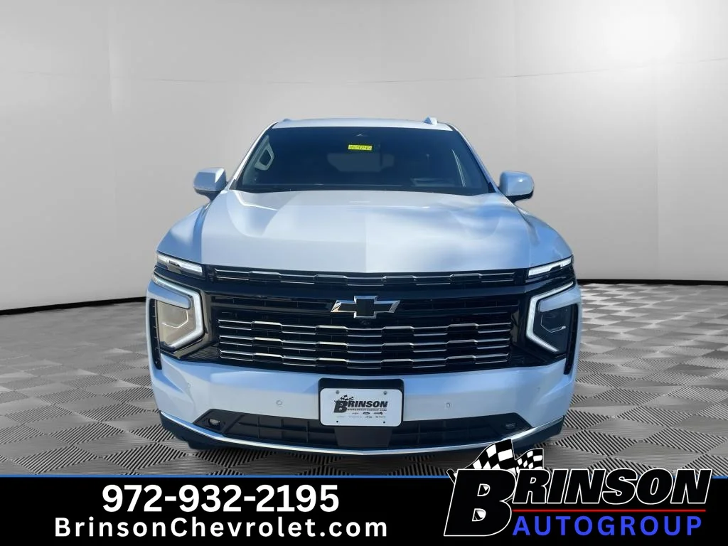 New 2026 Polar White Tricoat Chevrolet High Country image 2