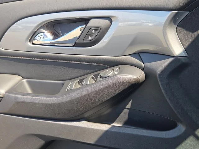 Used 2021 Silver Chevrolet LT image 27