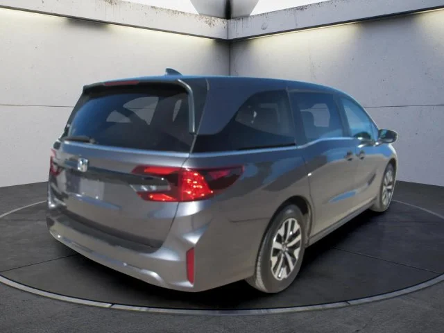 Certified Used 2025 Modern Steel Metallic Honda EX-L image 3