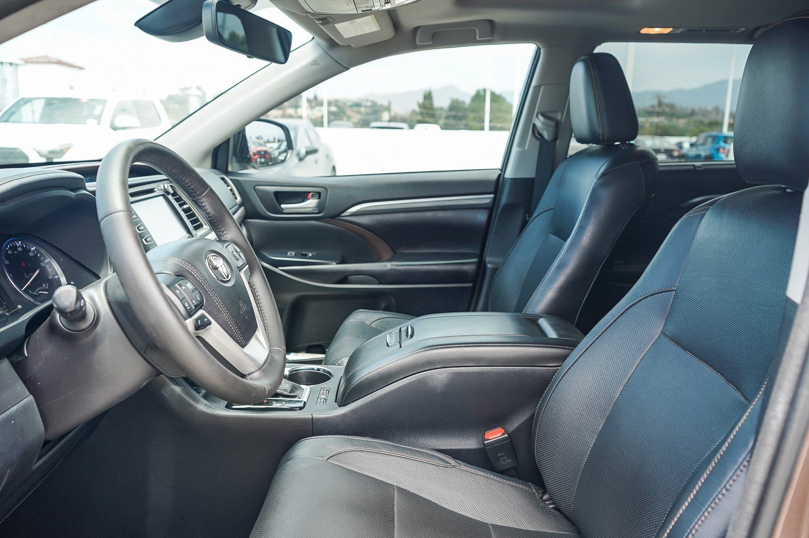 Certified Used 2017 Toasted Walnut Pearl Toyota Limited image 19