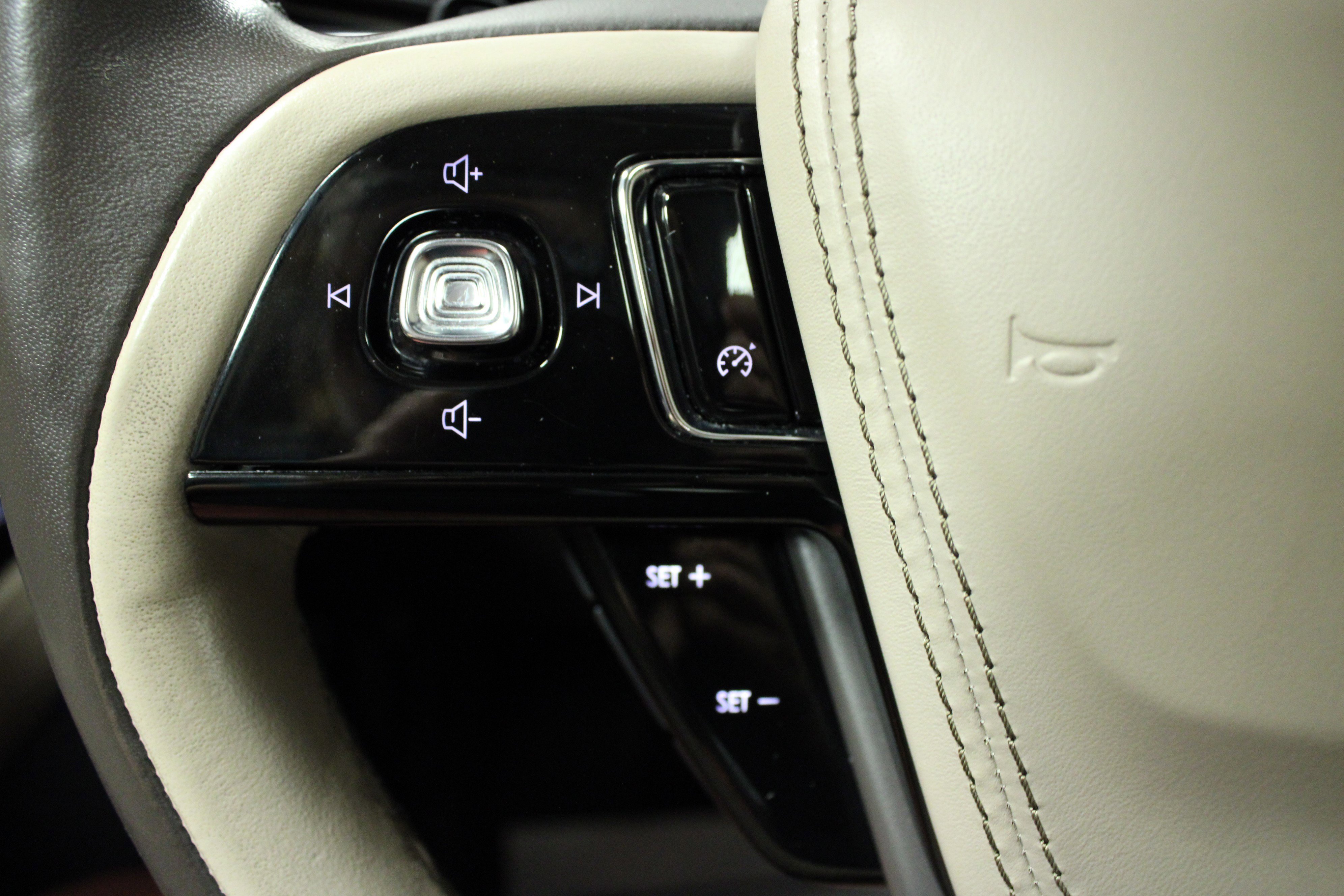 Used 2022 Bronze Smoke Metallic Clearcoat Lincoln Reserve image 21