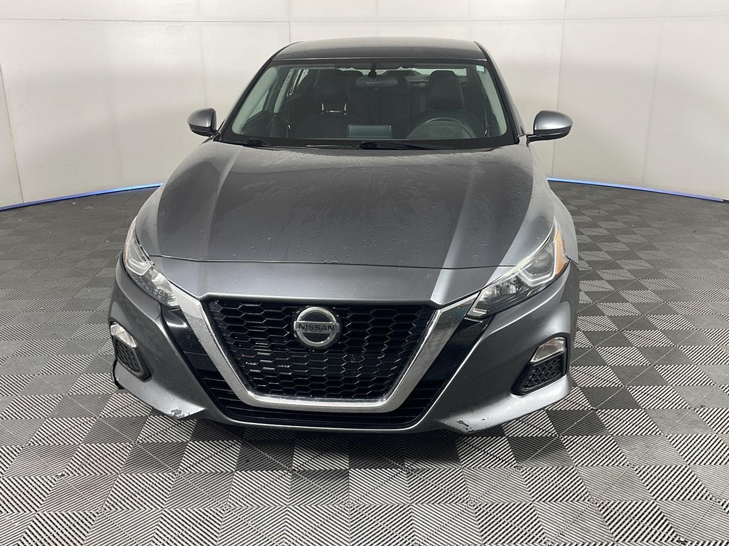 Used 2019 Gun Metallic Nissan 2.5 S image 3