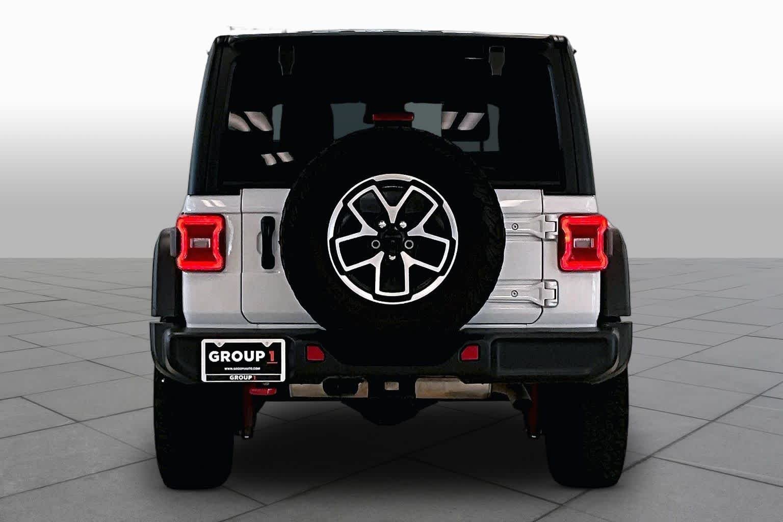 Used 2025 Bright White Clearcoat Jeep Rubicon image 4