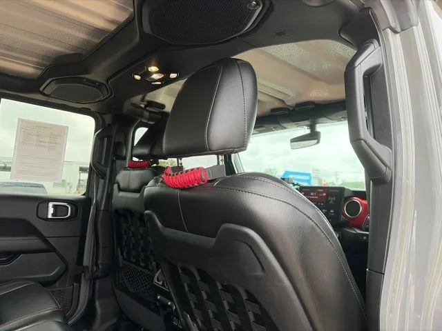 Used 2020  Jeep Rubicon image 43