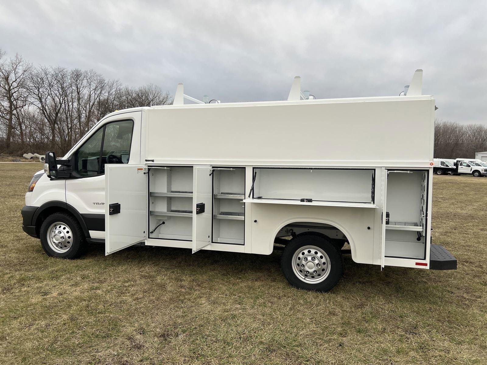 Used 2024 Oxford White Ford T350 AWD SRW image 2