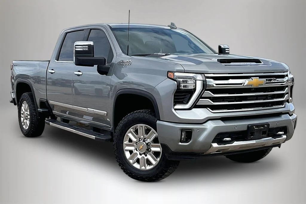 Used 2025 Gray Chevrolet High Country image 1