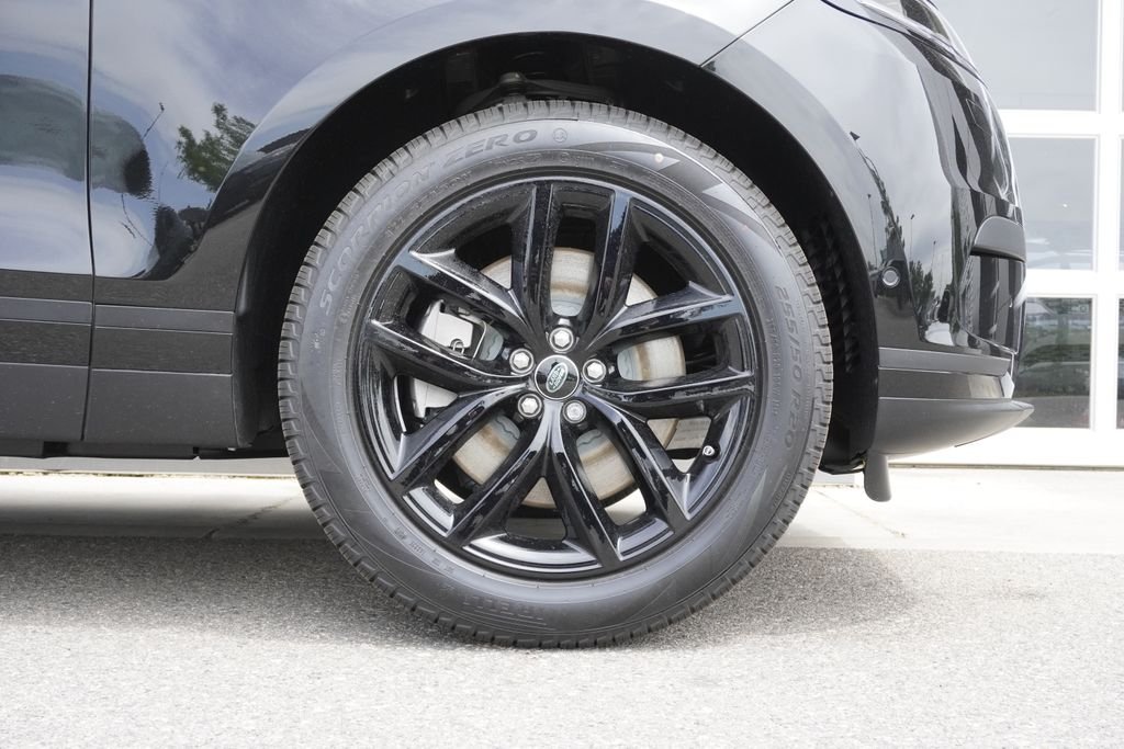 New 2026 Santorini Black Land Rover S image 35