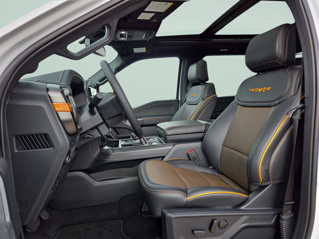 New 2026 Oxford White Ford Tremor® image 15