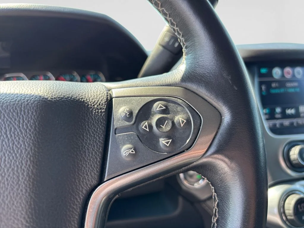 Used 2020 Black Chevrolet Premier image 27