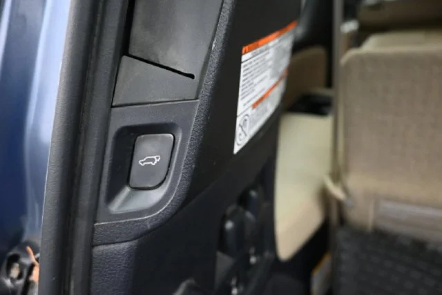 Used 2018 Shoreline Mist Toyota Platinum image 8