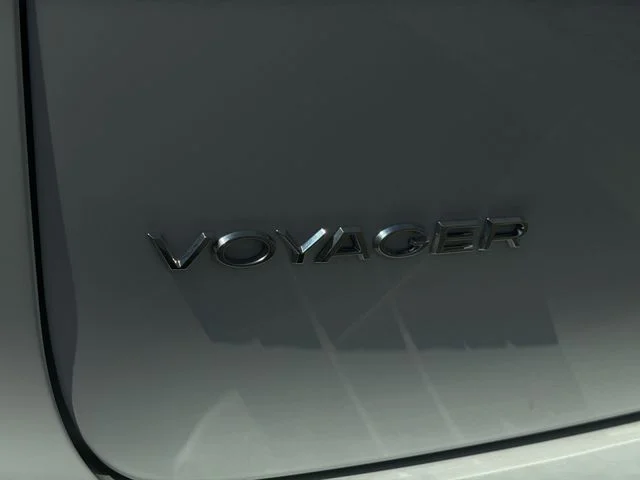 Used 2021 White Chrysler L image 36