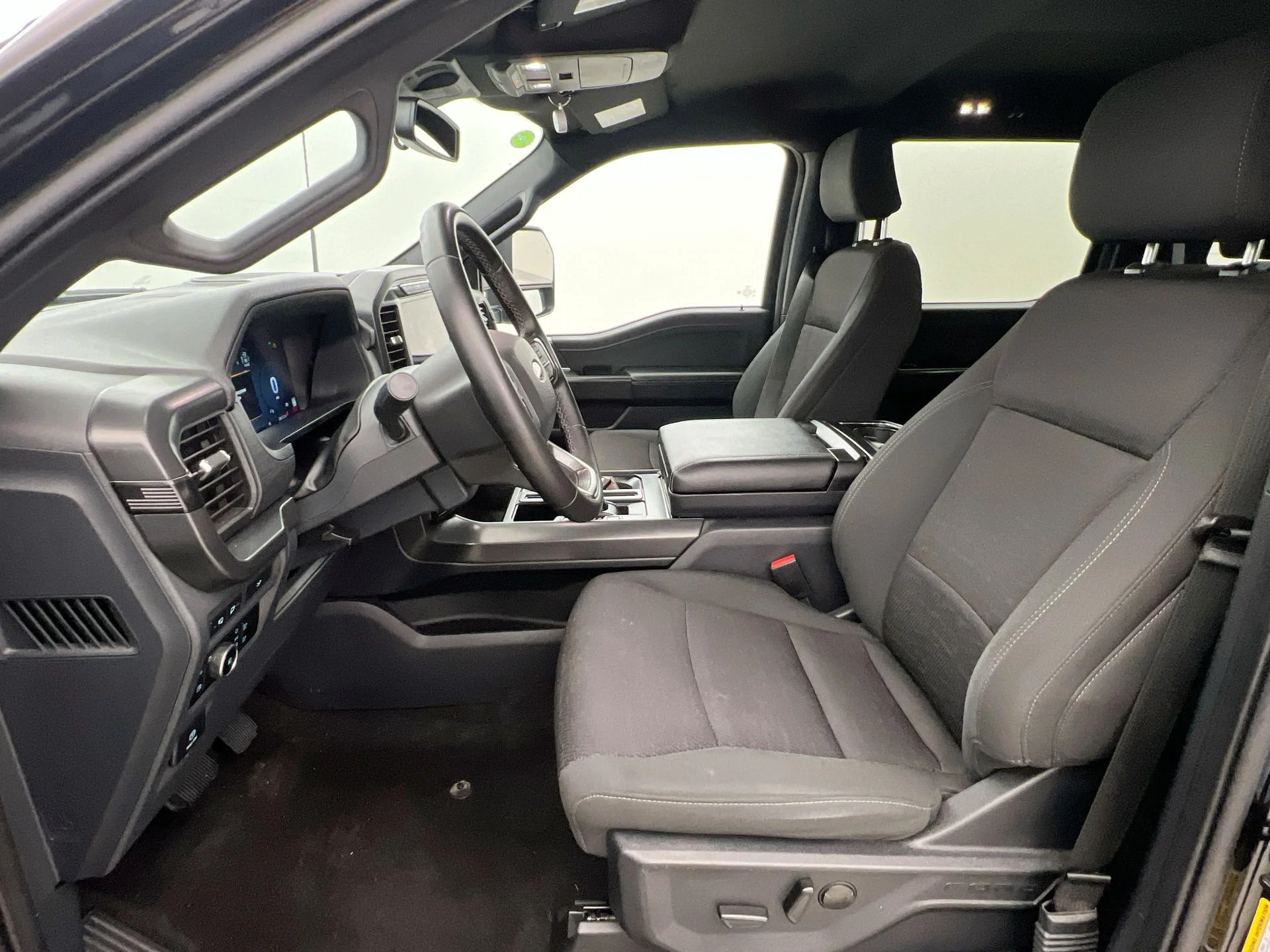 Used 2024 Black Ford XLT image 9