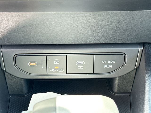 New 2026 Snow White Pearl Kia LXS image 19