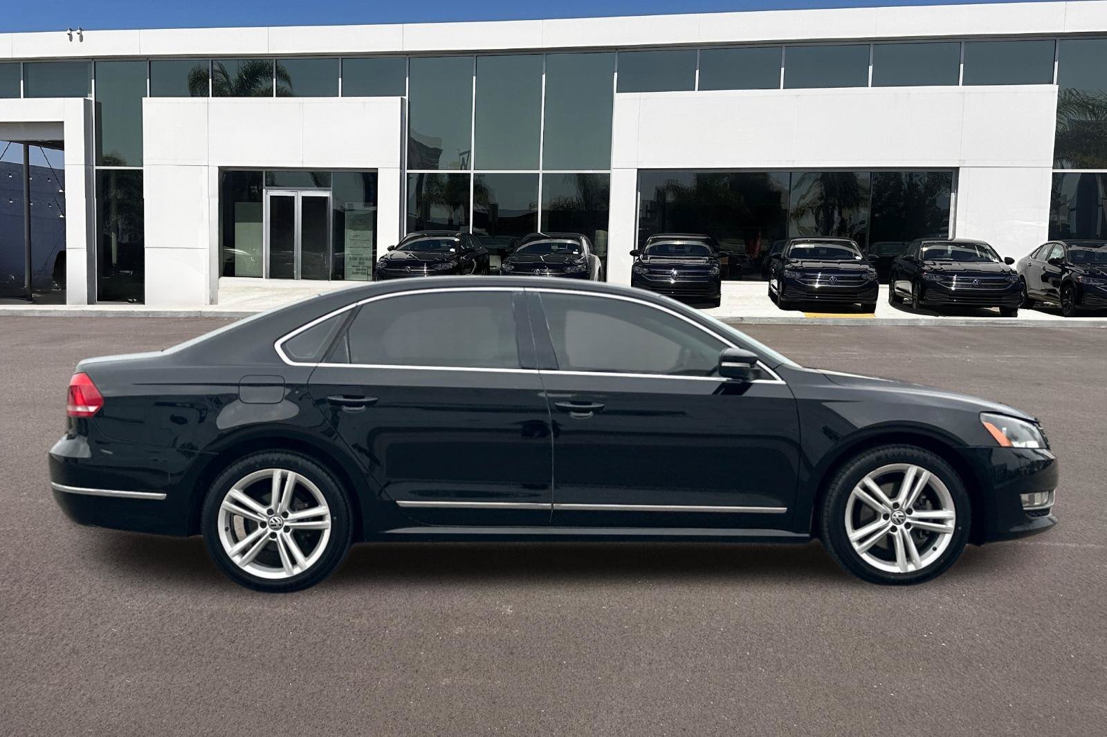 Used 2014 Volkswagen Passat SEL Premium with VIN 1VWCN7A33EC053522 for sale in San Diego, CA