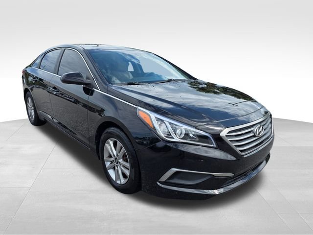 Used 2017 Hyundai Sonata SE with VIN 5NPE24AF3HH437595 for sale in Lake Park, FL
