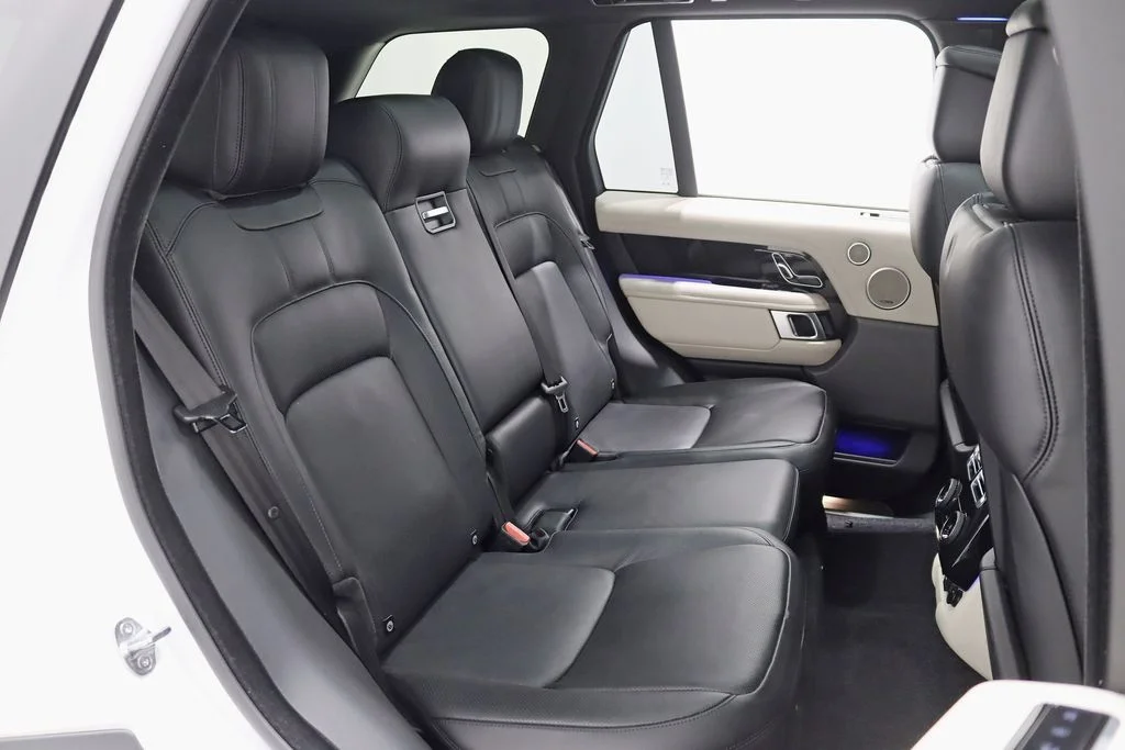 Used 2021 White Land Rover Westminster image 27