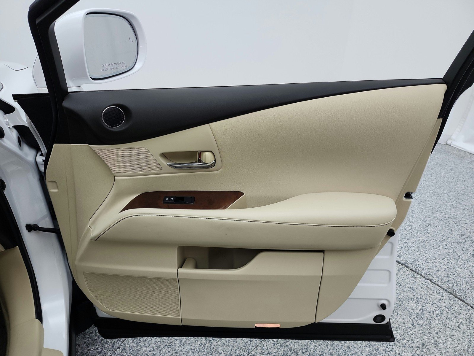 Used 2014 Starfire Pearl Lexus FWD 4dr image 22