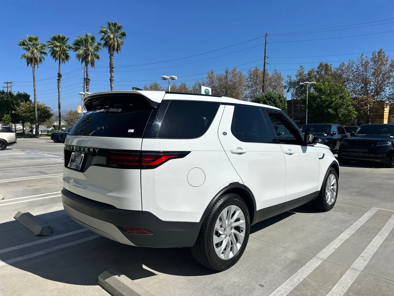 Used 2026 Fuji White Land Rover S image 3