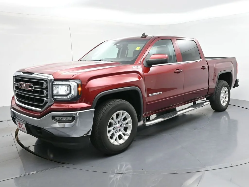 2017 GMC Sierra 4WD Crew Cab Short Box SLE's photo
