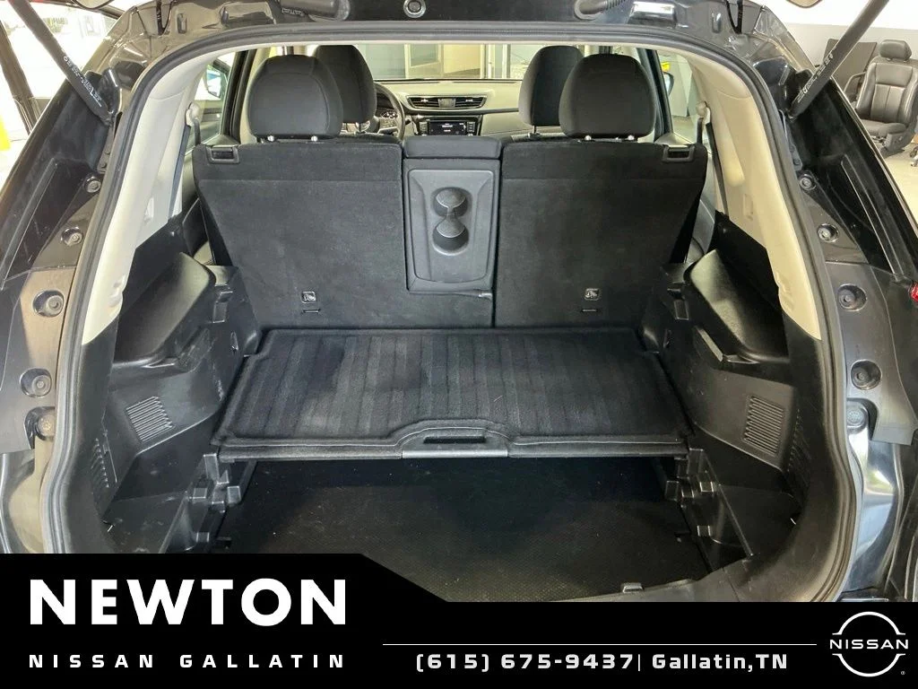 Used 2018 Magnetic Black Nissan S image 16