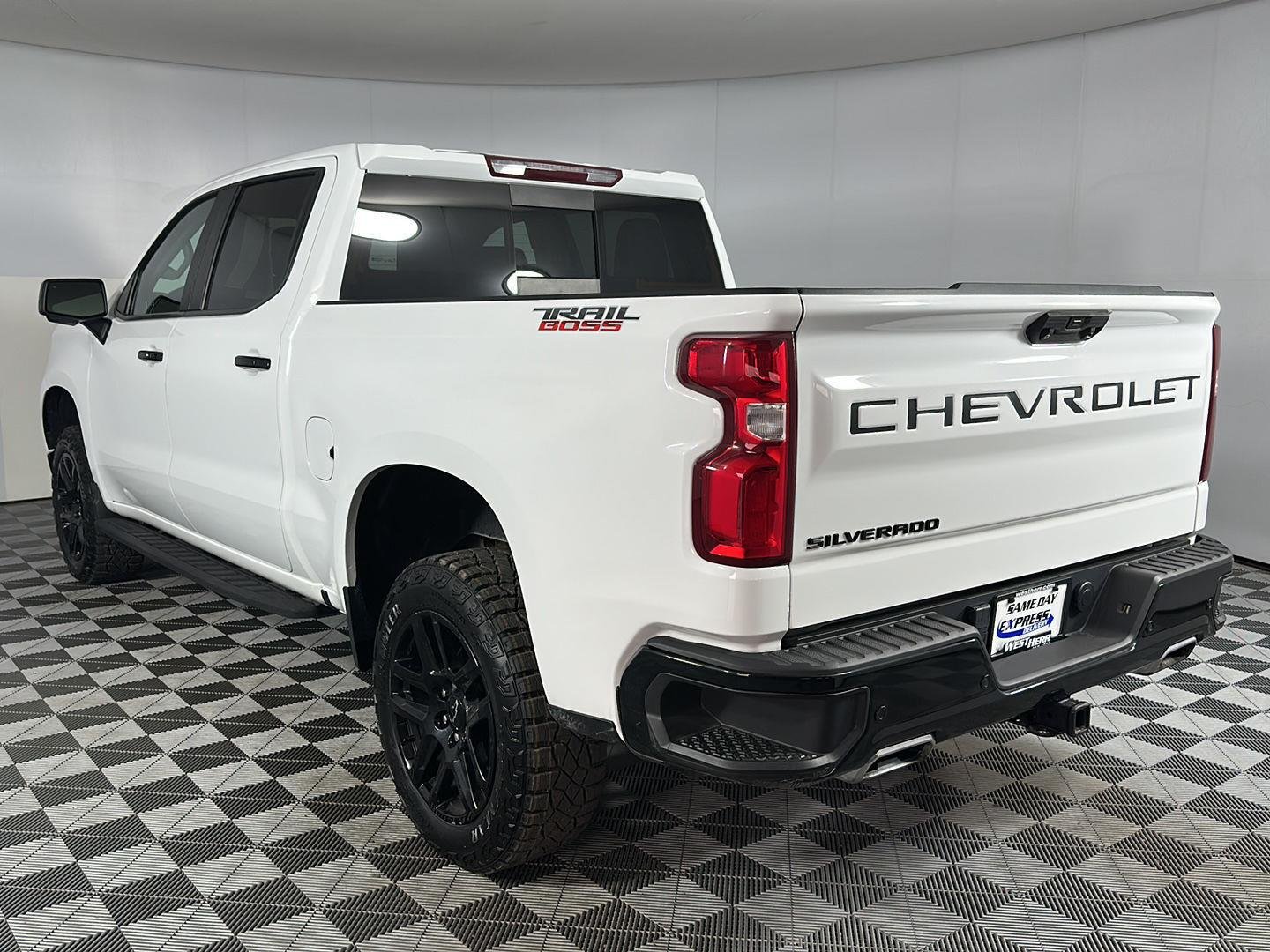 Used 2022 Summit White Chevrolet LT Trail Boss image 22