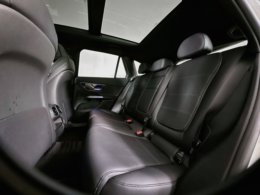 Used 2023 White Mercedes-Benz GLC 300 image 25