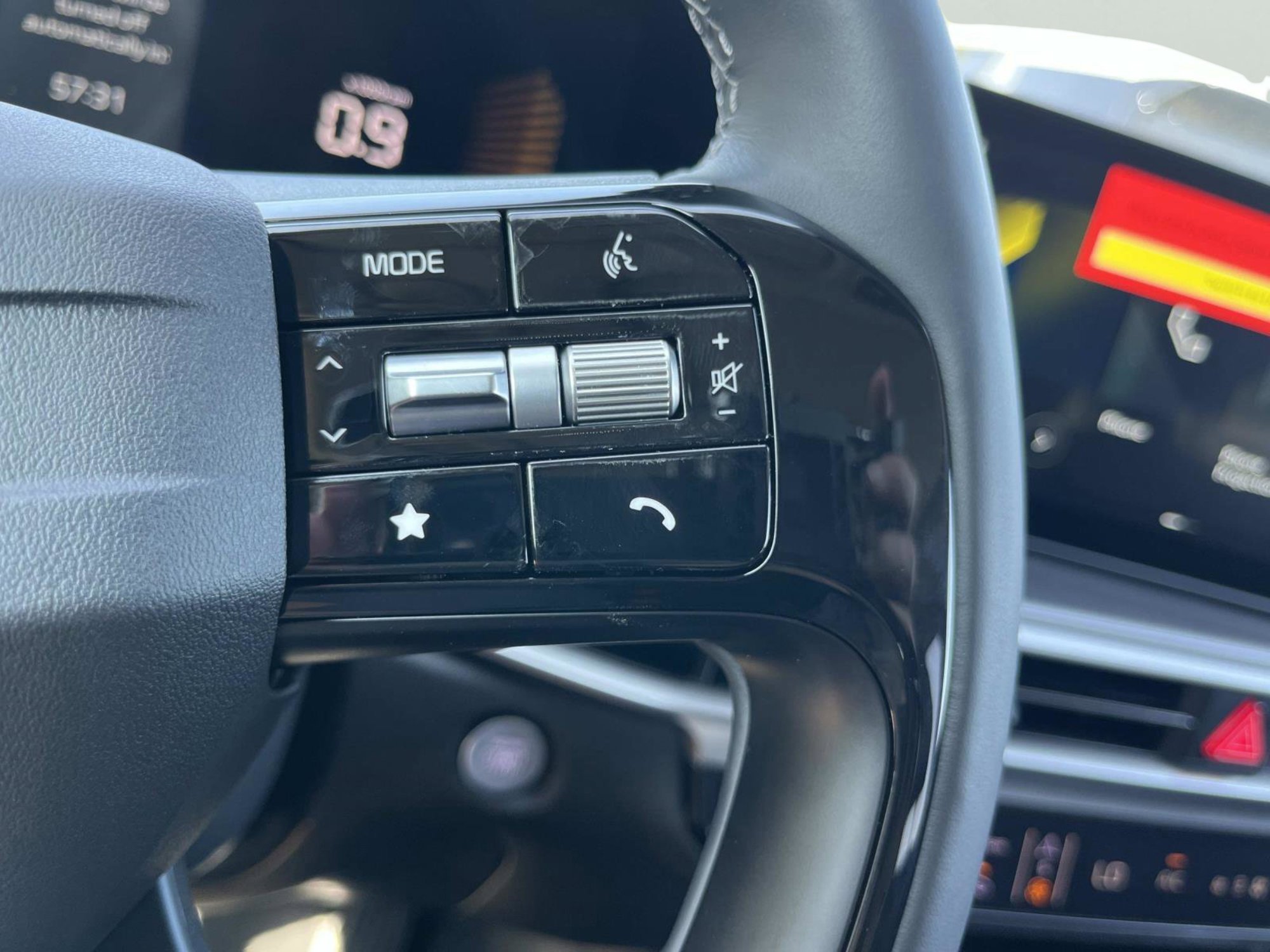 New 2026 Glacial White Pearl Kia S image 29