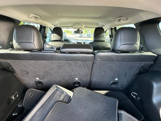 Used 2022 Gray Jeep Latitude Lux image 18