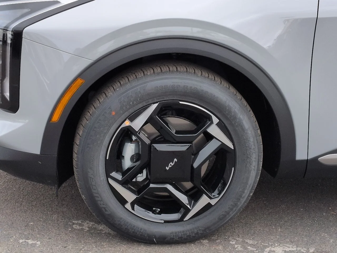 New 2026 Wolf Gray Kia EX image 34