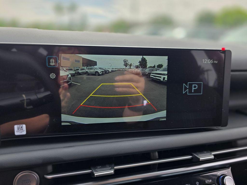 New 2026 White Hyundai SEL FWD image 29
