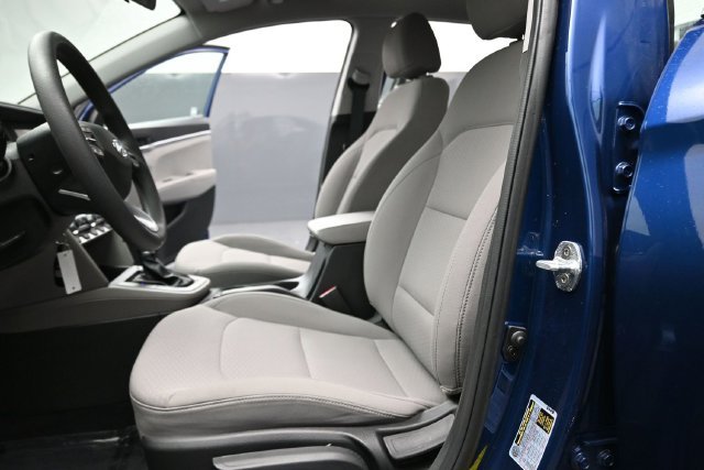 Used 2020 Blue Hyundai SE image 16