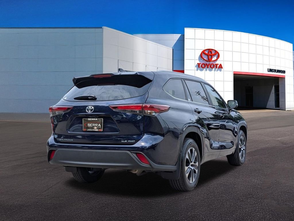 Used 2026  Toyota XLE image 11