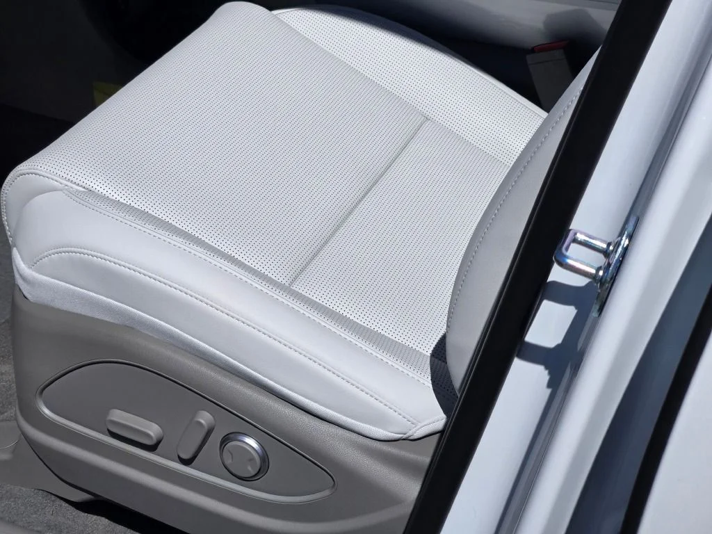 New 2026 White Pearl Hyundai SEL image 23
