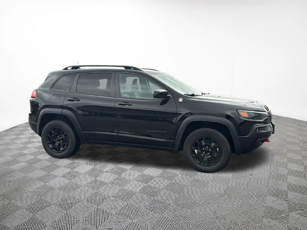 Used 2022 Black Jeep Trailhawk 4x4 image 5