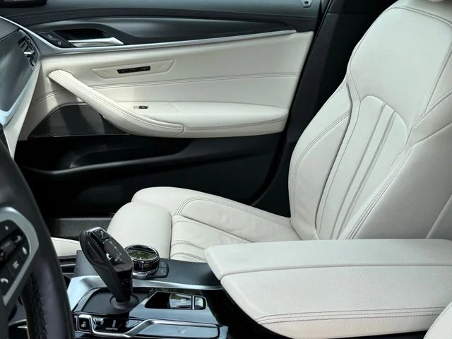 Used 2023 Black BMW M550i xDrive image 13