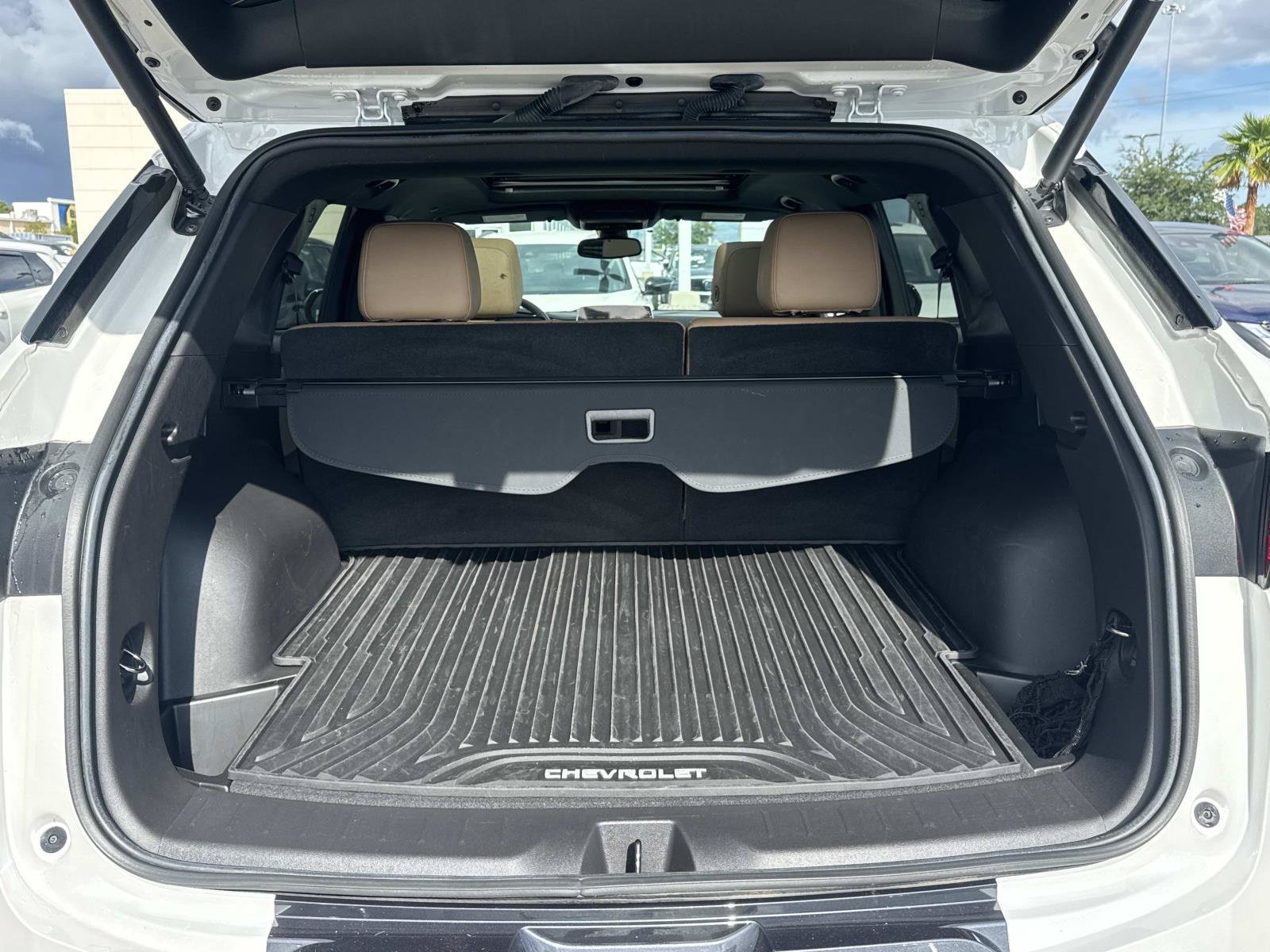 Used 2023 Beige Chevrolet Premier image 10