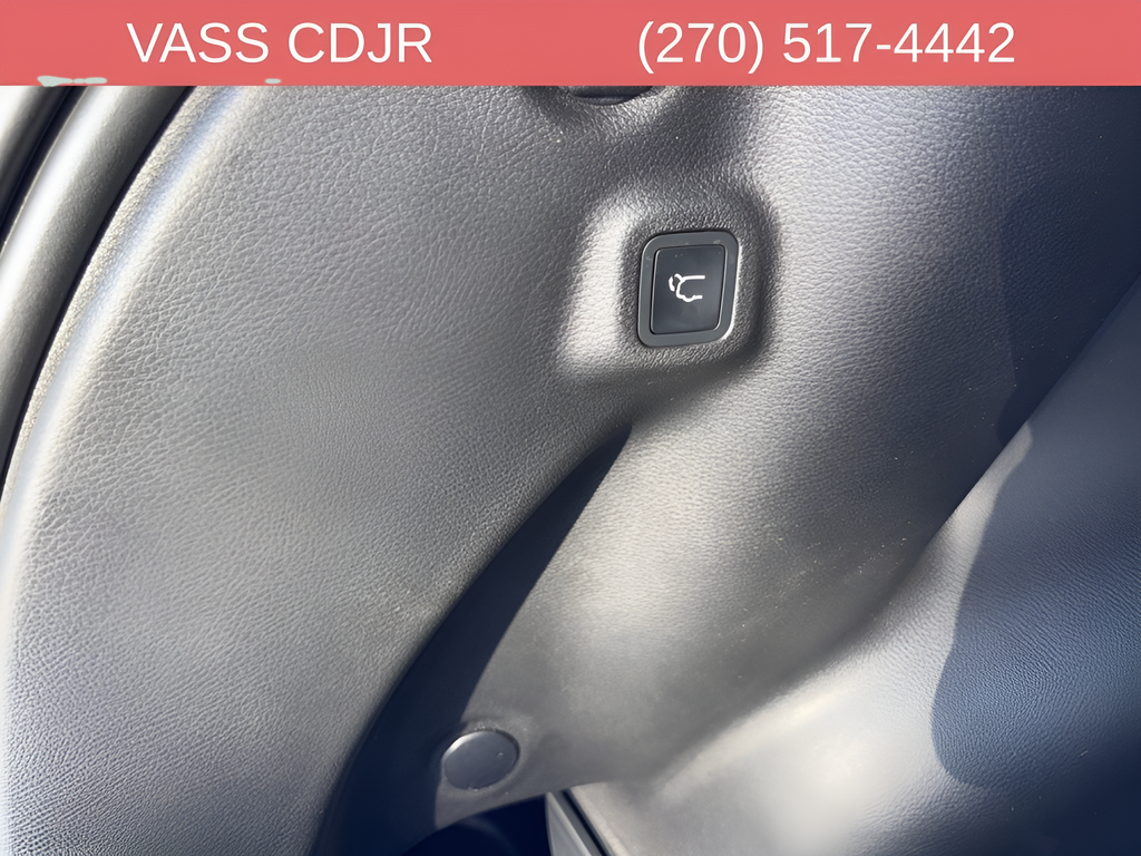Certified Used 2026 White/off-white Jeep Latitude image 34